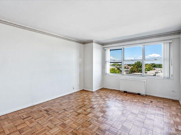 17-85 215th Street 6A, Bayside NY 11360