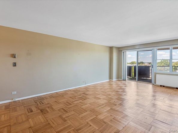 17-85 215th Street 6A, Bayside NY 11360