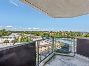 17-85 215th Street 6A, Bayside NY 11360