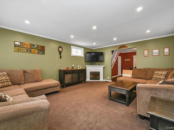 78-33 64th Street, Glendale NY 11385