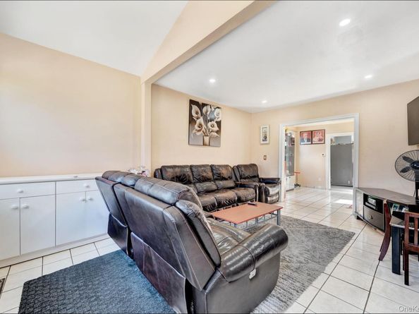 91-04 218th Place, Queens Village NY 11428