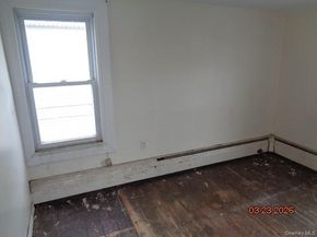 19 E 10th Road, Broad Channel NY 11693