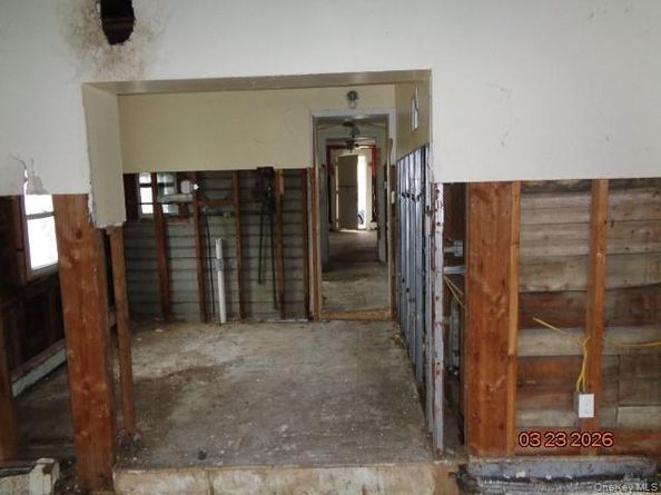 19 E 10th Road, Broad Channel NY 11693