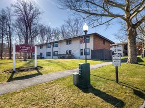10 Regents Place D, Yorktown Heights NY 10598