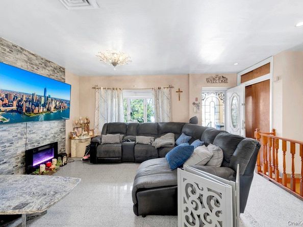 3252 Waterbury Avenue, Bronx NY 10465