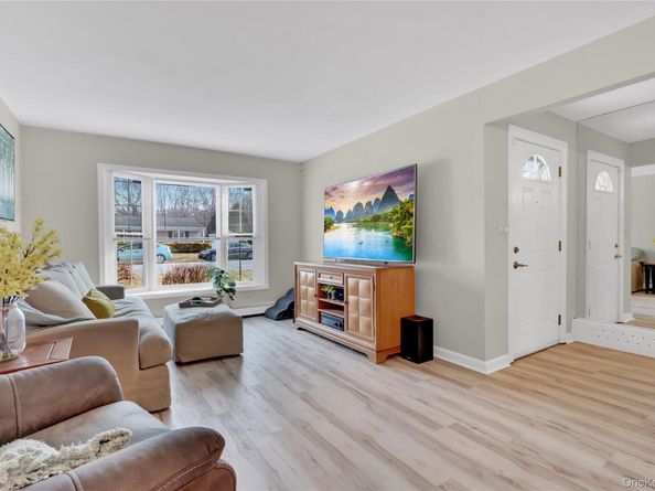 92 Bellwood Avenue, South Setauket NY 11720