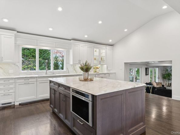 5 Culver Court, Melville NY 11747