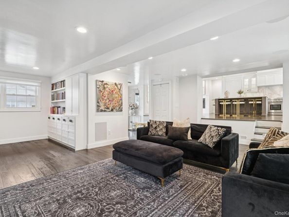 5 Culver Court, Melville NY 11747