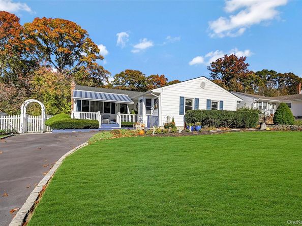 17 Washington Heights Street, Selden NY 11784