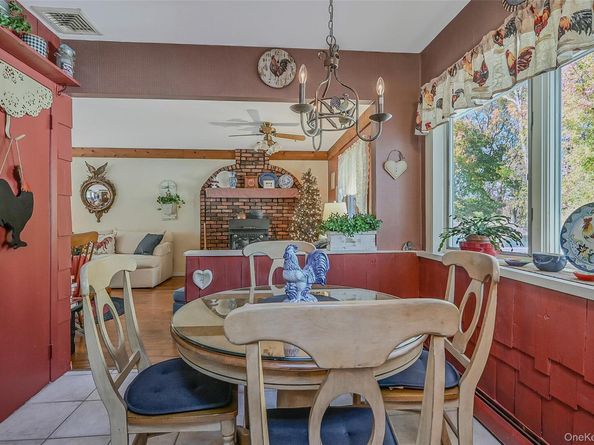 17 Washington Heights Street, Selden NY 11784