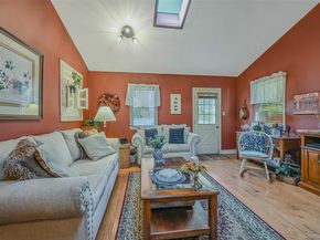 17 Washington Heights Street, Selden NY 11784