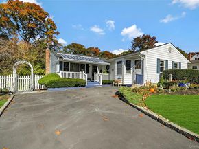17 Washington Heights Street, Selden NY 11784
