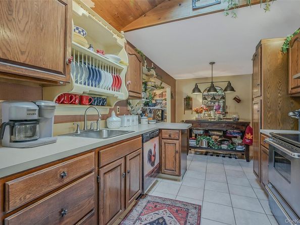 17 Washington Heights Street, Selden NY 11784