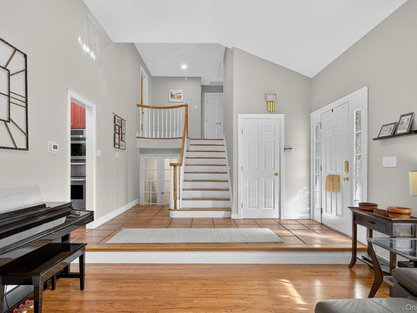 10 Sorgi Court, Plainview NY 11803