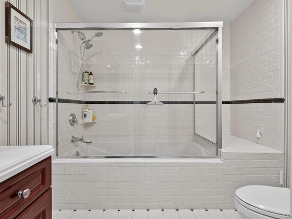 10 Sorgi Court, Plainview NY 11803