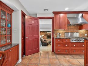 10 Sorgi Court, Plainview NY 11803