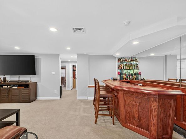 10 Sorgi Court, Plainview NY 11803