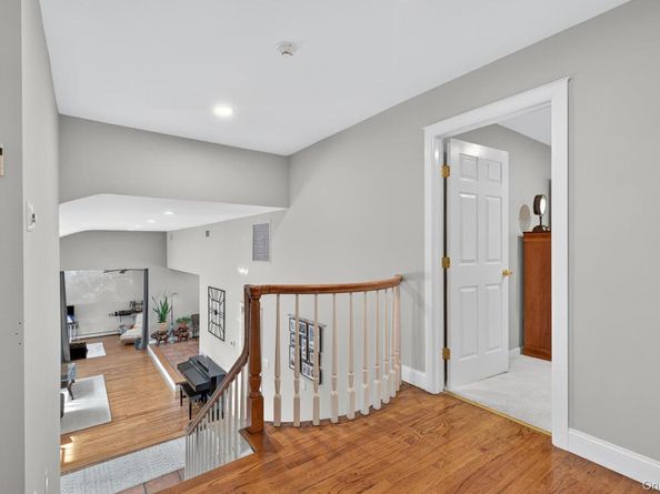 10 Sorgi Court, Plainview NY 11803