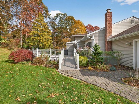 10 Sorgi Court, Plainview NY 11803