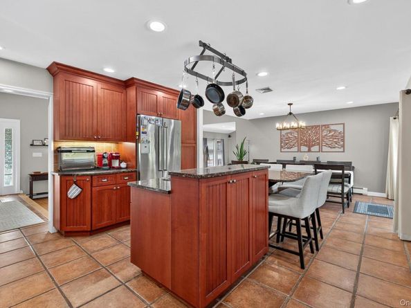 10 Sorgi Court, Plainview NY 11803