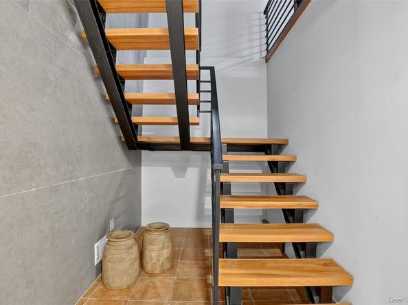 428 Pine Grove Lane, Hartsdale NY 10530