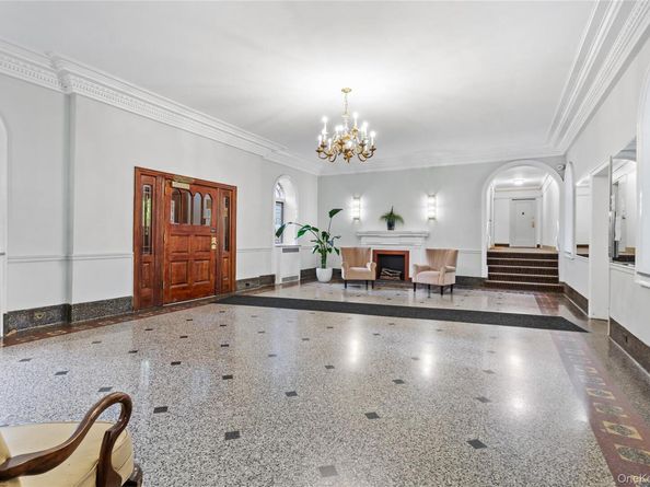 111-39 76th Road E7, Forest Hills NY 11375