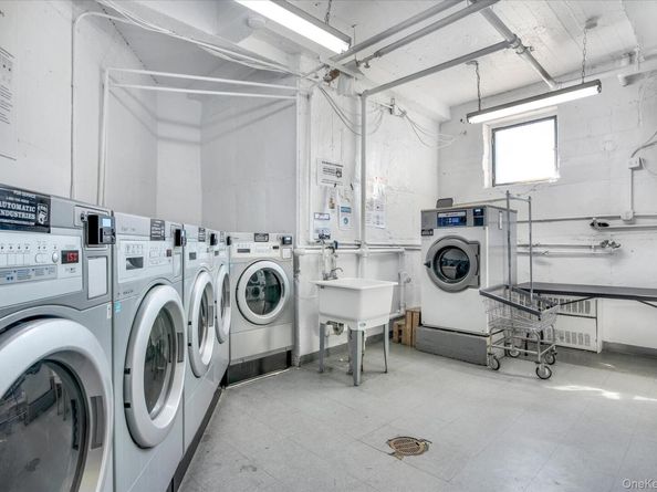 60-11 Broadway 4N, Woodside NY 11377