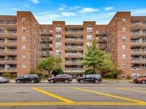 60-11 Broadway 4N, Woodside NY 11377