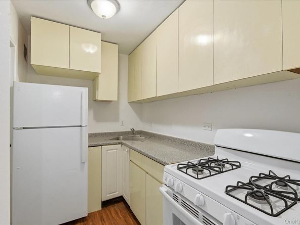 60-11 Broadway 4N, Woodside NY 11377