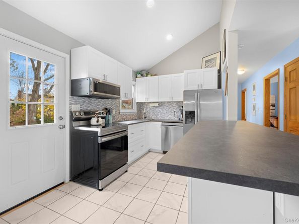 15 Goldsmith Avenue, Greenlawn NY 11740