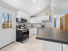 15 Goldsmith Avenue, Greenlawn NY 11740