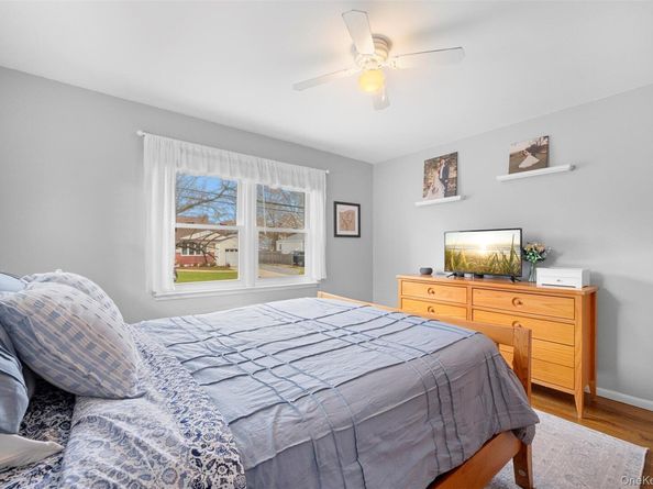 15 Goldsmith Avenue, Greenlawn NY 11740