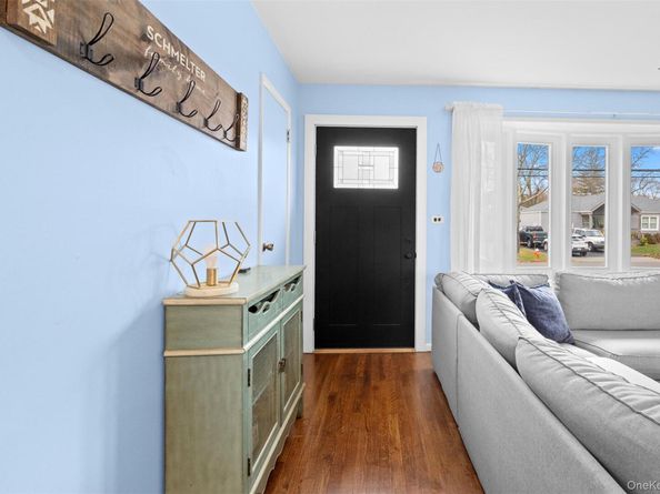 15 Goldsmith Avenue, Greenlawn NY 11740