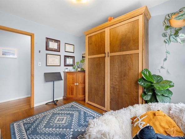 15 Goldsmith Avenue, Greenlawn NY 11740