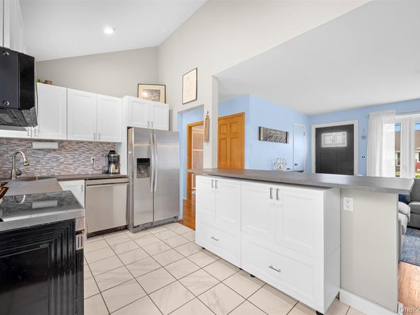 15 Goldsmith Avenue, Greenlawn NY 11740