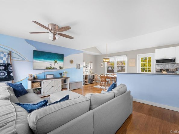 15 Goldsmith Avenue, Greenlawn NY 11740