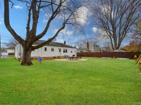 15 Goldsmith Avenue, Greenlawn NY 11740