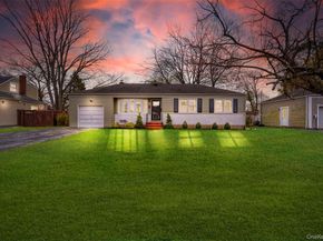 15 Goldsmith Avenue, Greenlawn NY 11740