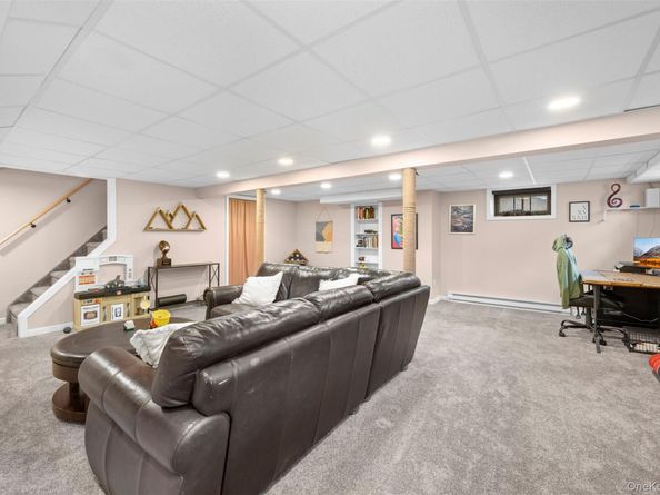 15 Goldsmith Avenue, Greenlawn NY 11740