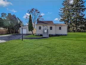 8 Pansy Road, Rocky Point NY 11778