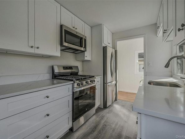 8 Pansy Road, Rocky Point NY 11778