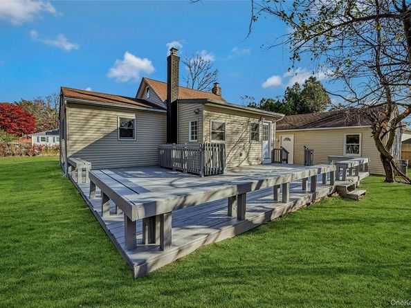 8 Pansy Road, Rocky Point NY 11778