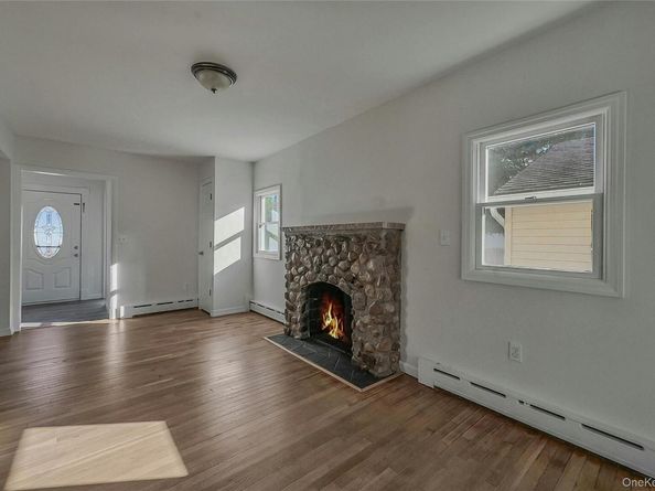 8 Pansy Road, Rocky Point NY 11778