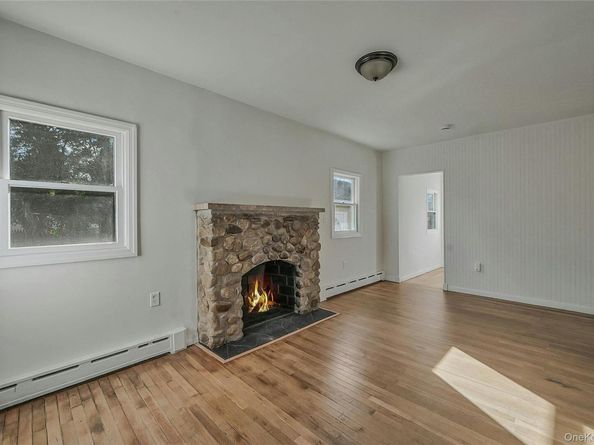 8 Pansy Road, Rocky Point NY 11778