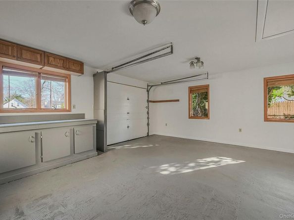 8 Pansy Road, Rocky Point NY 11778