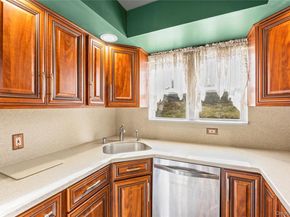 10 Queen Drive, Sound Beach NY 11789