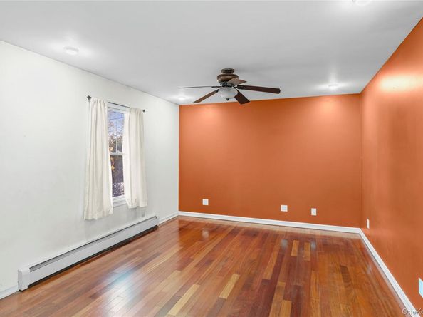 10 Queen Drive, Sound Beach NY 11789