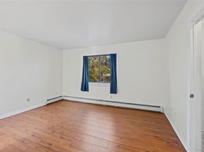 10 Queen Drive, Sound Beach NY 11789