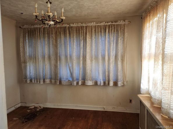 39 Hilbert Street, Hempstead NY 11550