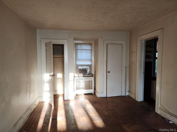 39 Hilbert Street, Hempstead NY 11550